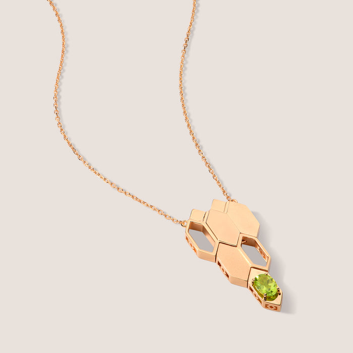 Formes Hexagone Peridot Charm Necklace