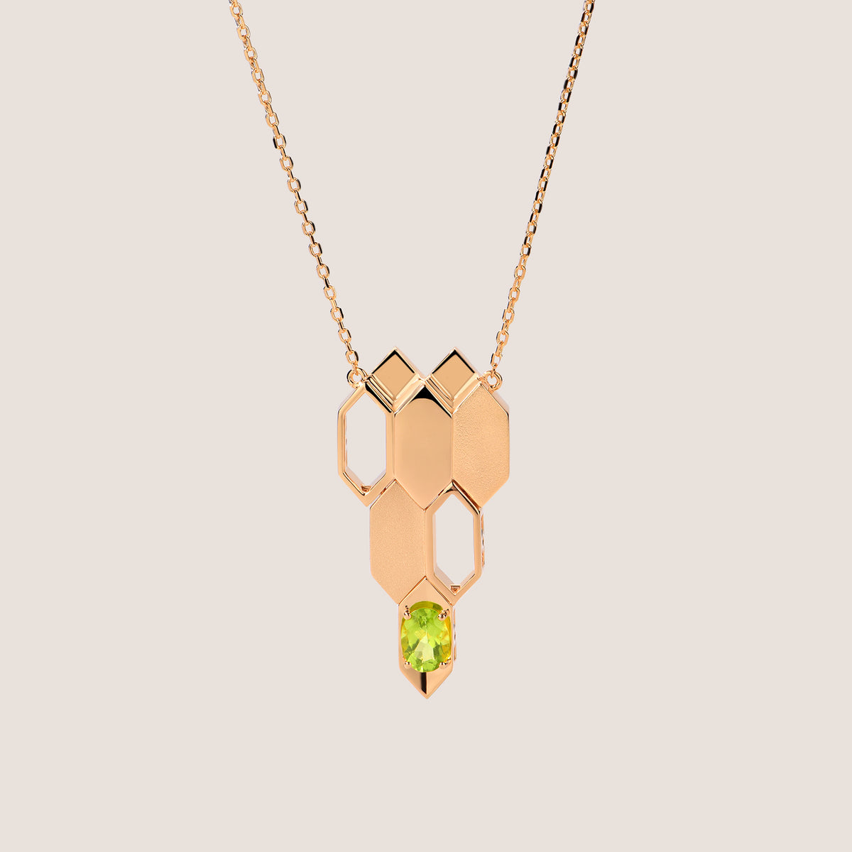 Formes Hexagone Peridot Charm Necklace