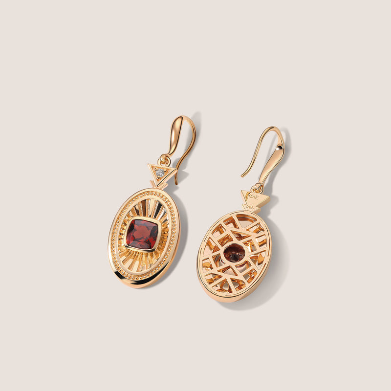 Rayons de Lumière Garnet Drop Earrings