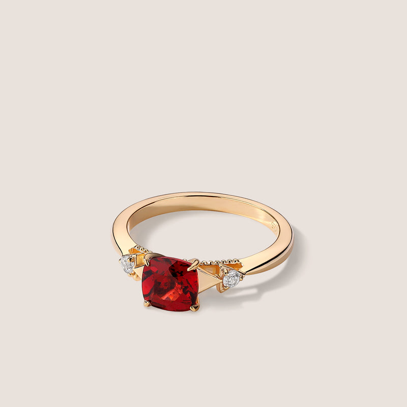 Rayons de Lumière 18k Gold Vermeil Garnet Ring